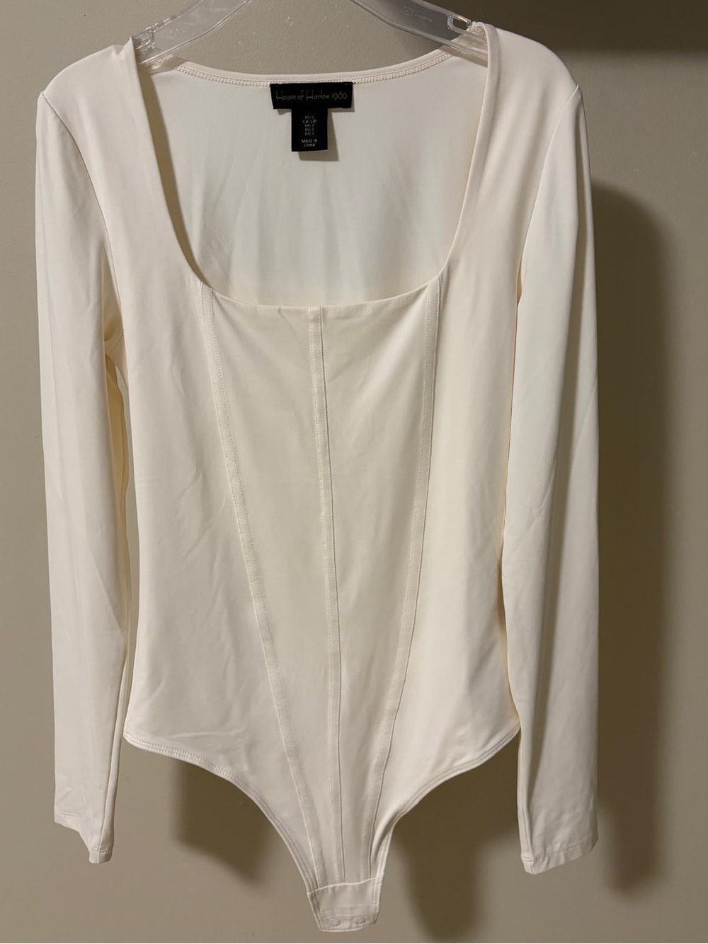 NWOT - House of Harlow Women’s Cream Scoop Neck Long-Sleeve Bodysuit